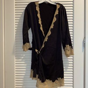 Henri Bender Silk Robe. Small